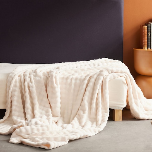 Koc z tłoczonym wzorem, 130 x 180 cm, MOELI