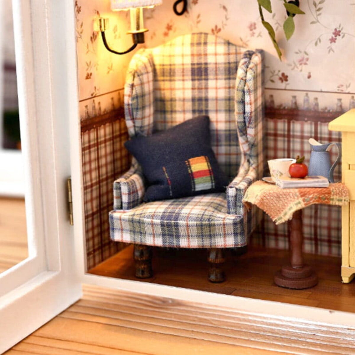 Miniaturowy domek - Słoneczne popołudnie