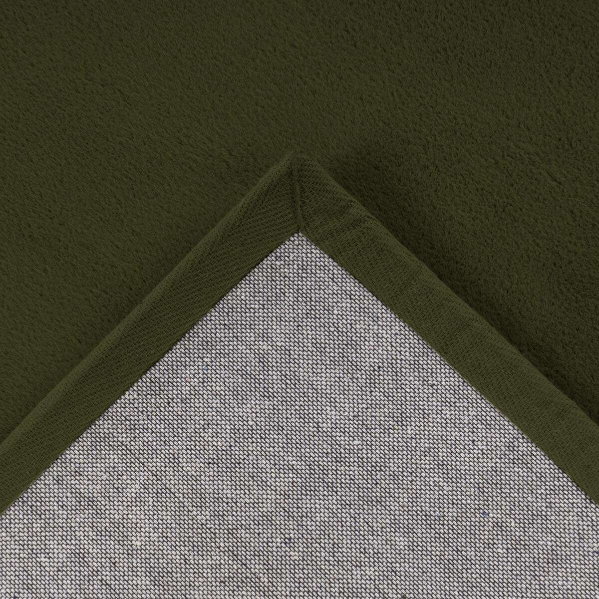 Dywan Rabbit Ciemnozielony Futro Królika Topila 4000 futrzany 200x290