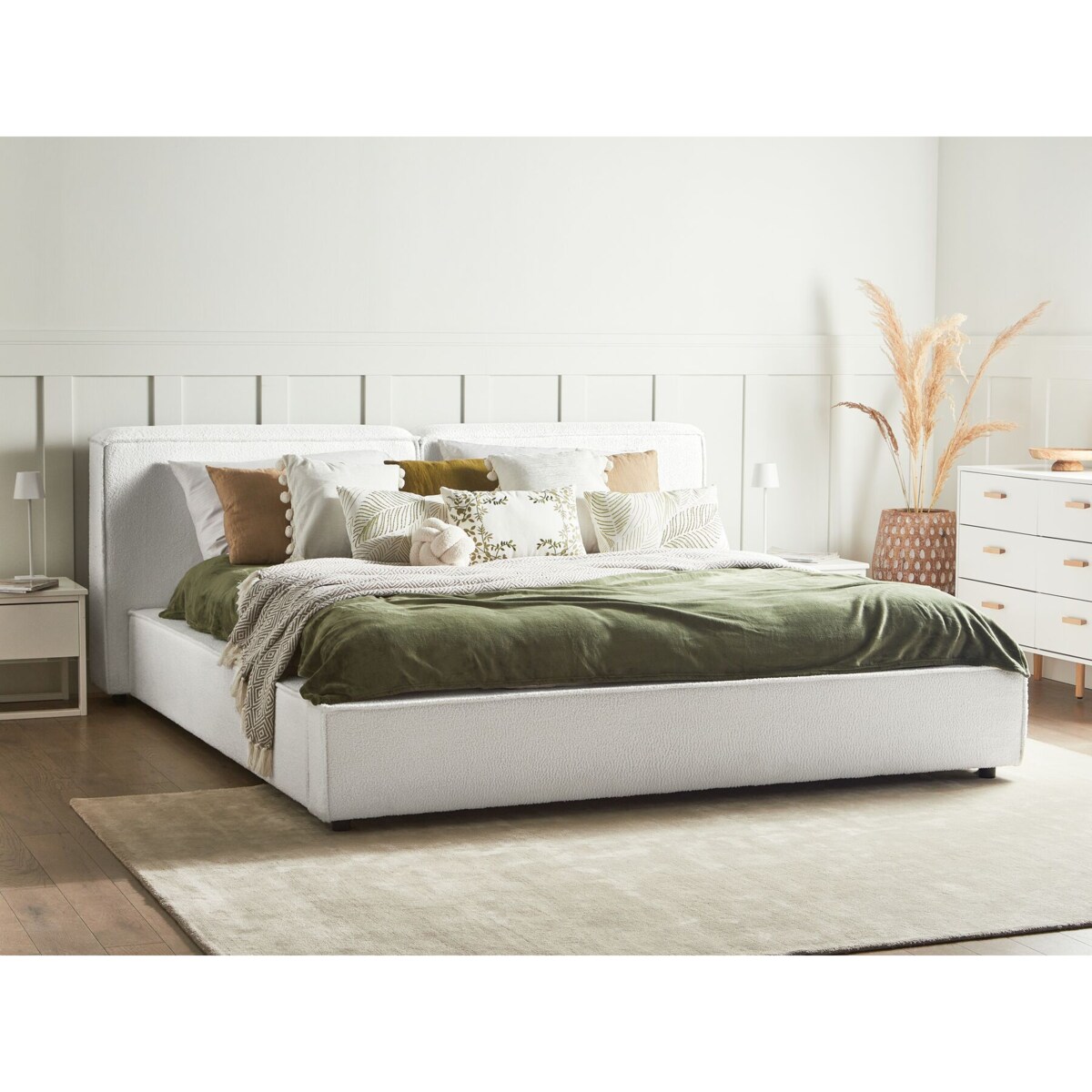 Łóżko boucle 180 x 200 cm białe LINARDS