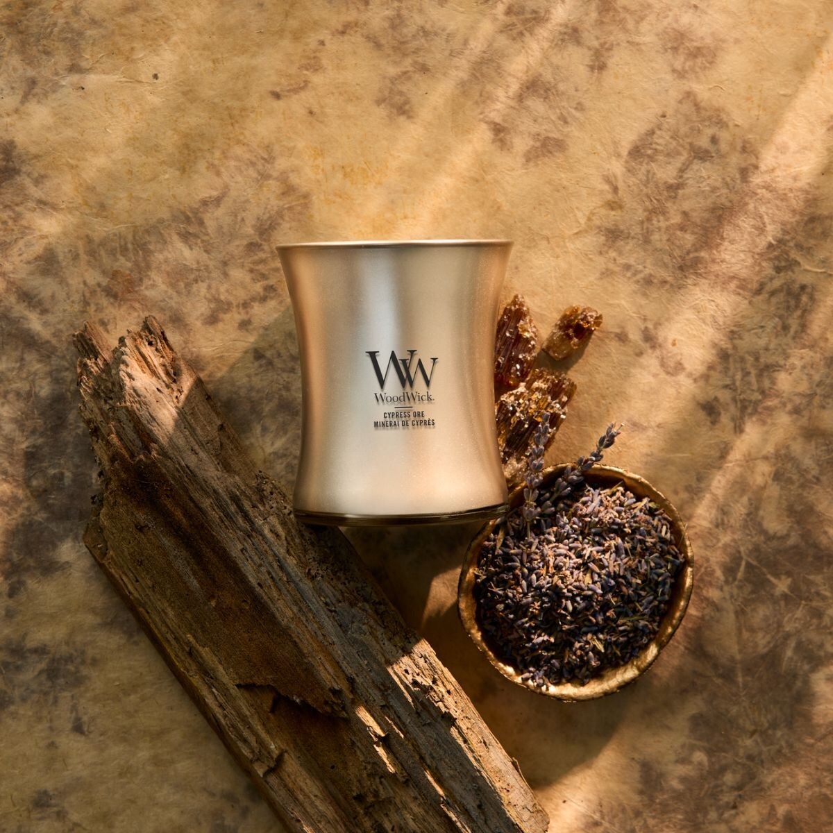 WoodWick świeca średnia CYPRESS ORE