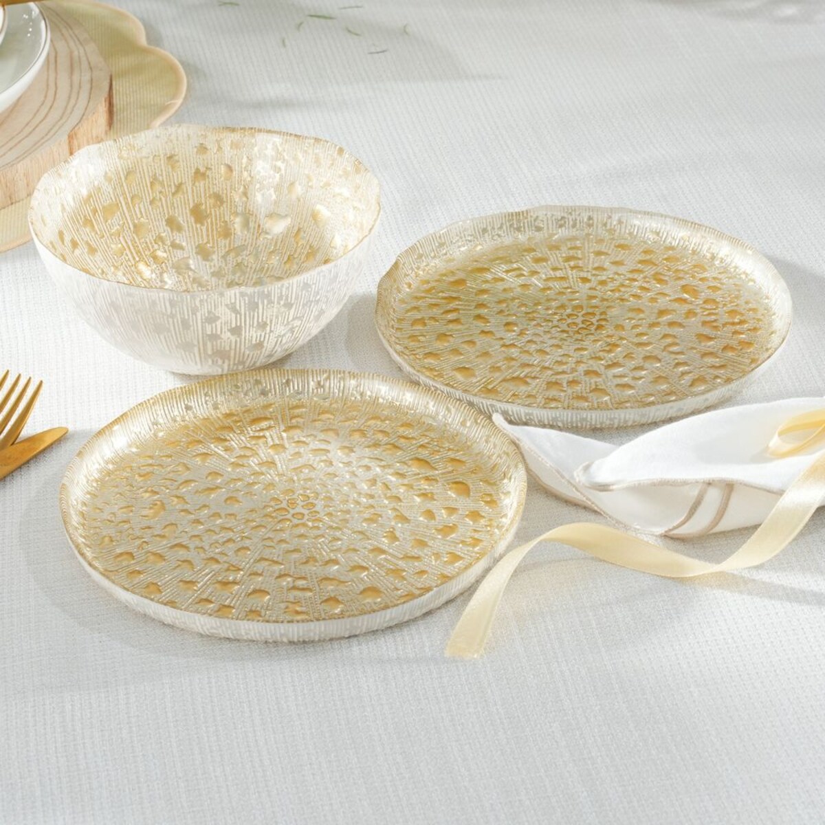 Talerzyk deserowy szklany 18 cm CASTELLO GOLD