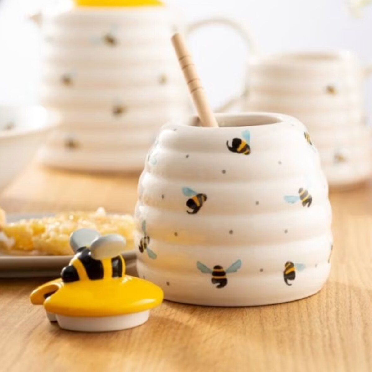Pojemnik na miód z czerpakiem Sweet Bee, 10.2 x 10.2 x 12.4 cm, Price & Kensington