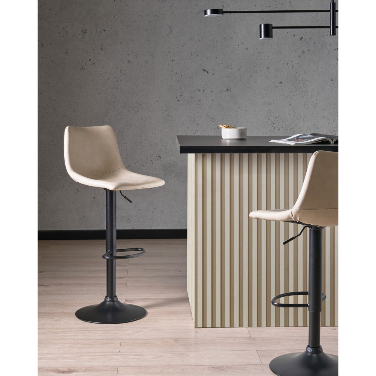Zestaw 2 hokerów barowych LEBRIJA Ekoskóra Obrotowy Jasnobeżowy