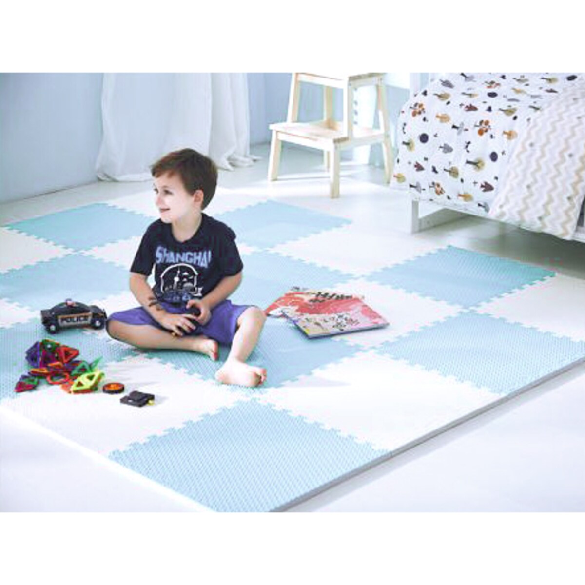 Duża mata piankowa puzzle piankowe 60x60 cm 4 szt. Ricokids biało-niebieska