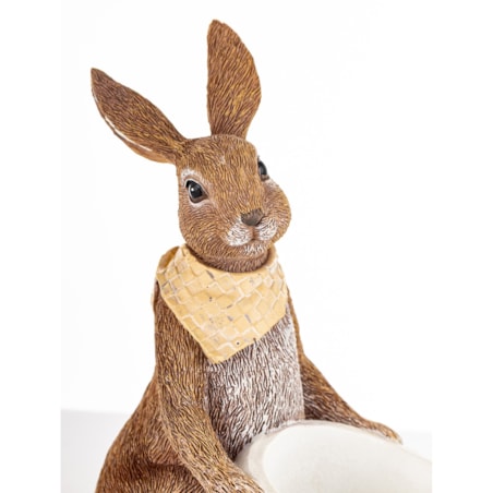 Dekoracja - królik z białym koszykiem 19x14,5x9,5 cm i apaszką