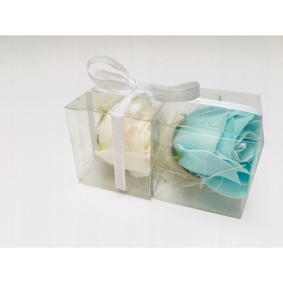 FLOWER BOX KWIATY MYDLANE RÓŻA BIAŁO NIEBIESKA na prezent upominek GOŚCI