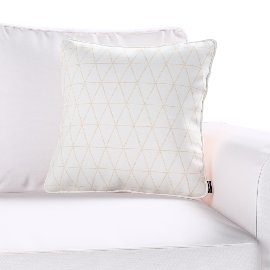 Poszewka Gabi na poduszkę 45x45 beżowe trójkąty na kremowo-białym tle
