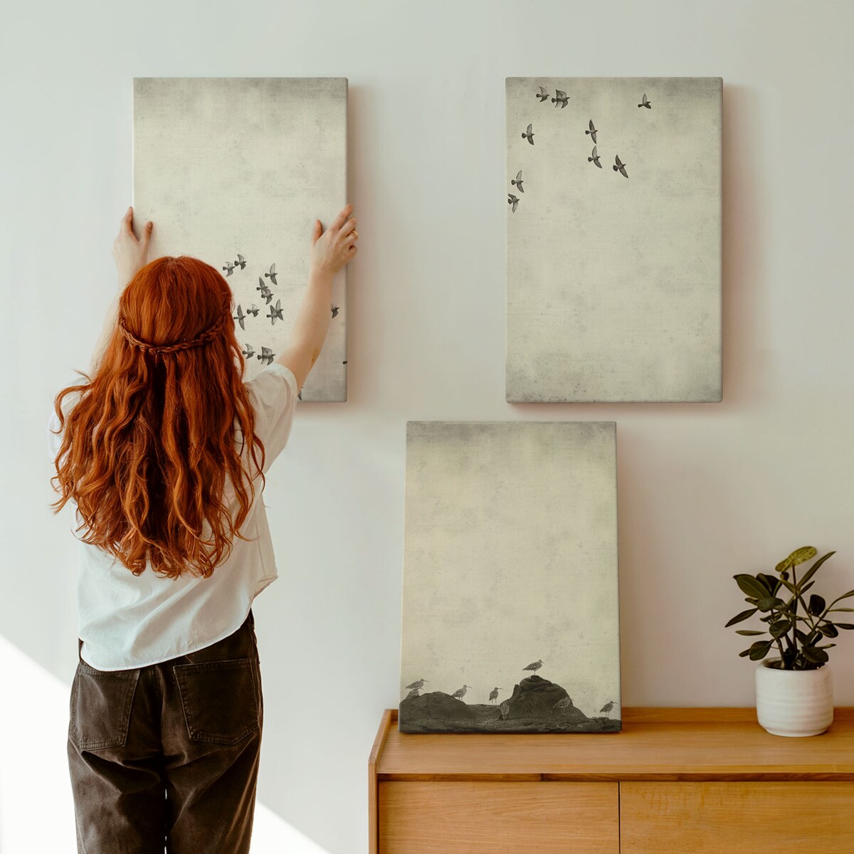 Zestaw 3 dużych obrazów na płótnie - Ptaki w locie styl minimalistyczny - beżowy