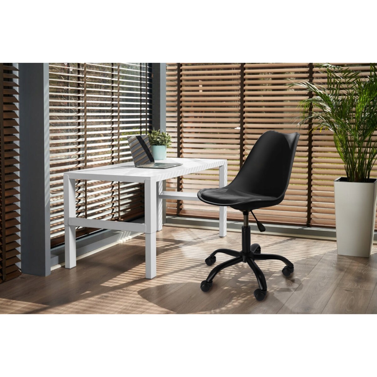 Krzesło obrotowe profilowane IGER czarne