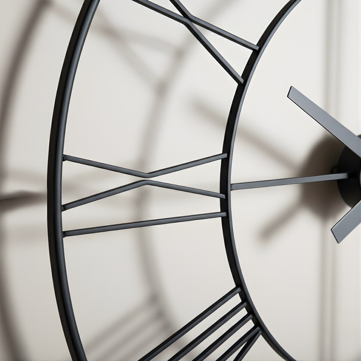 Zegar ścienny w stylu industrialnym ARATIO, Ø 70 cm