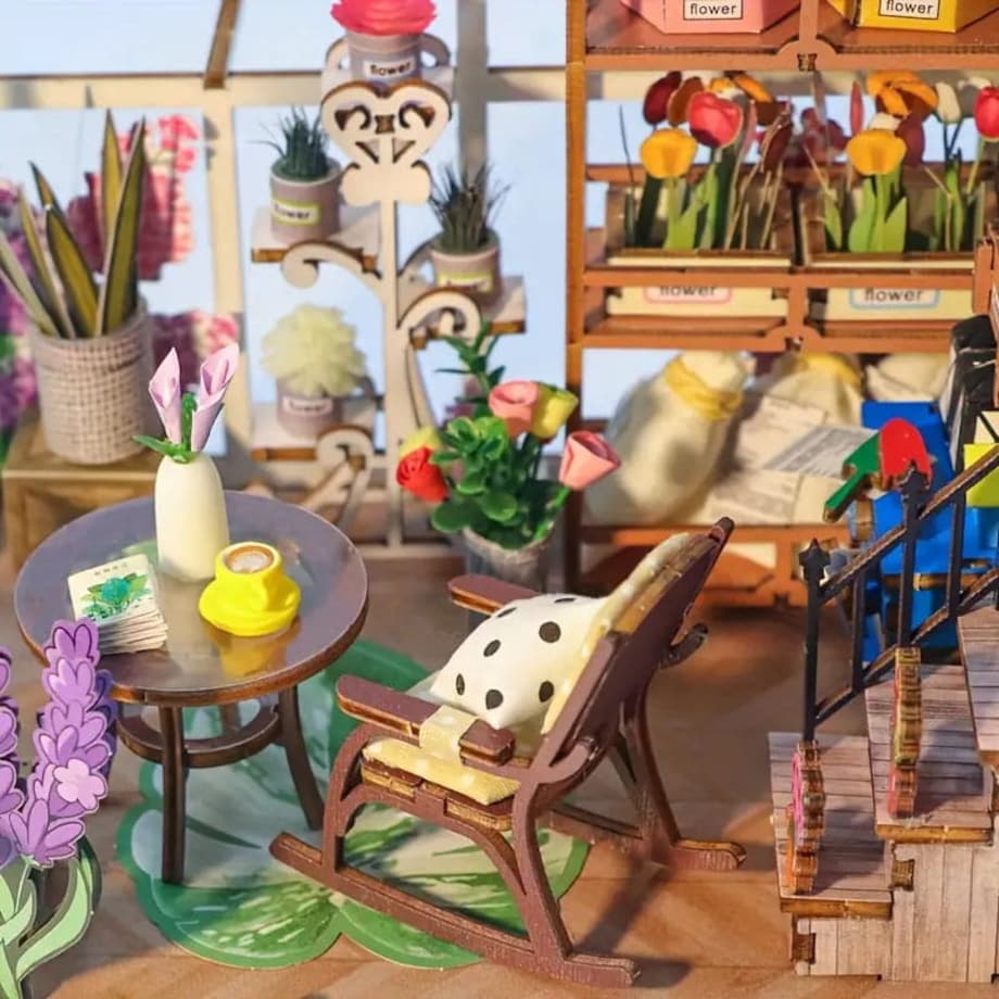 Miniaturowy domek Book Nook - Biała oranżeria
