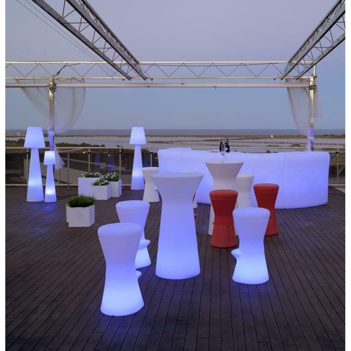 Ogrodowy stolik Capri MOBCP110TWLNW sterowany pilotem biały, King Home