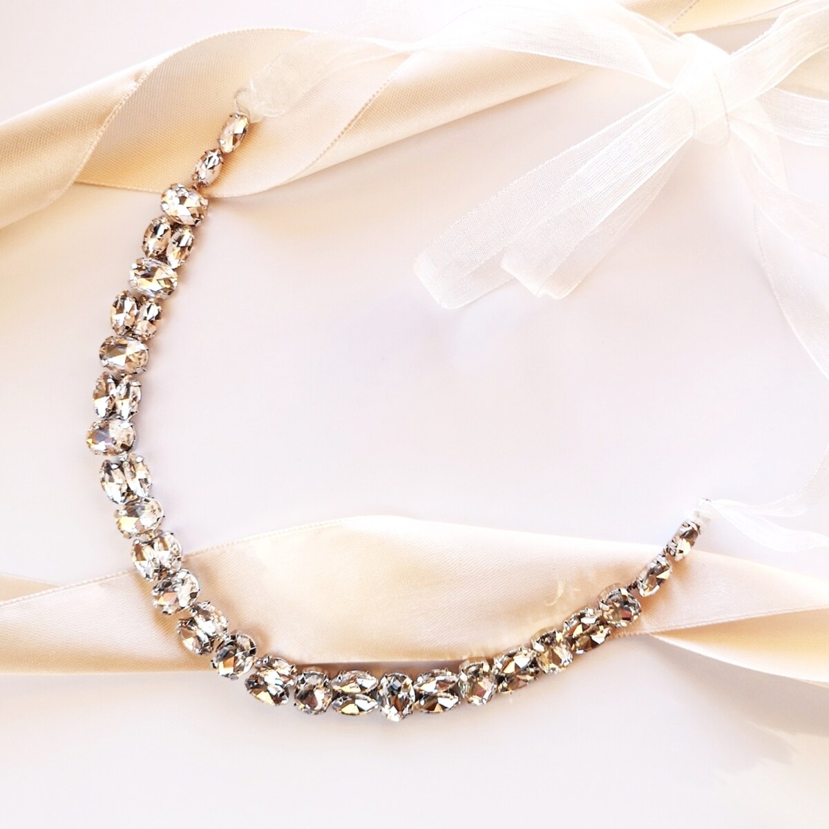 Opaska ślubna srebrna ze wstążką rząd cyrkonii