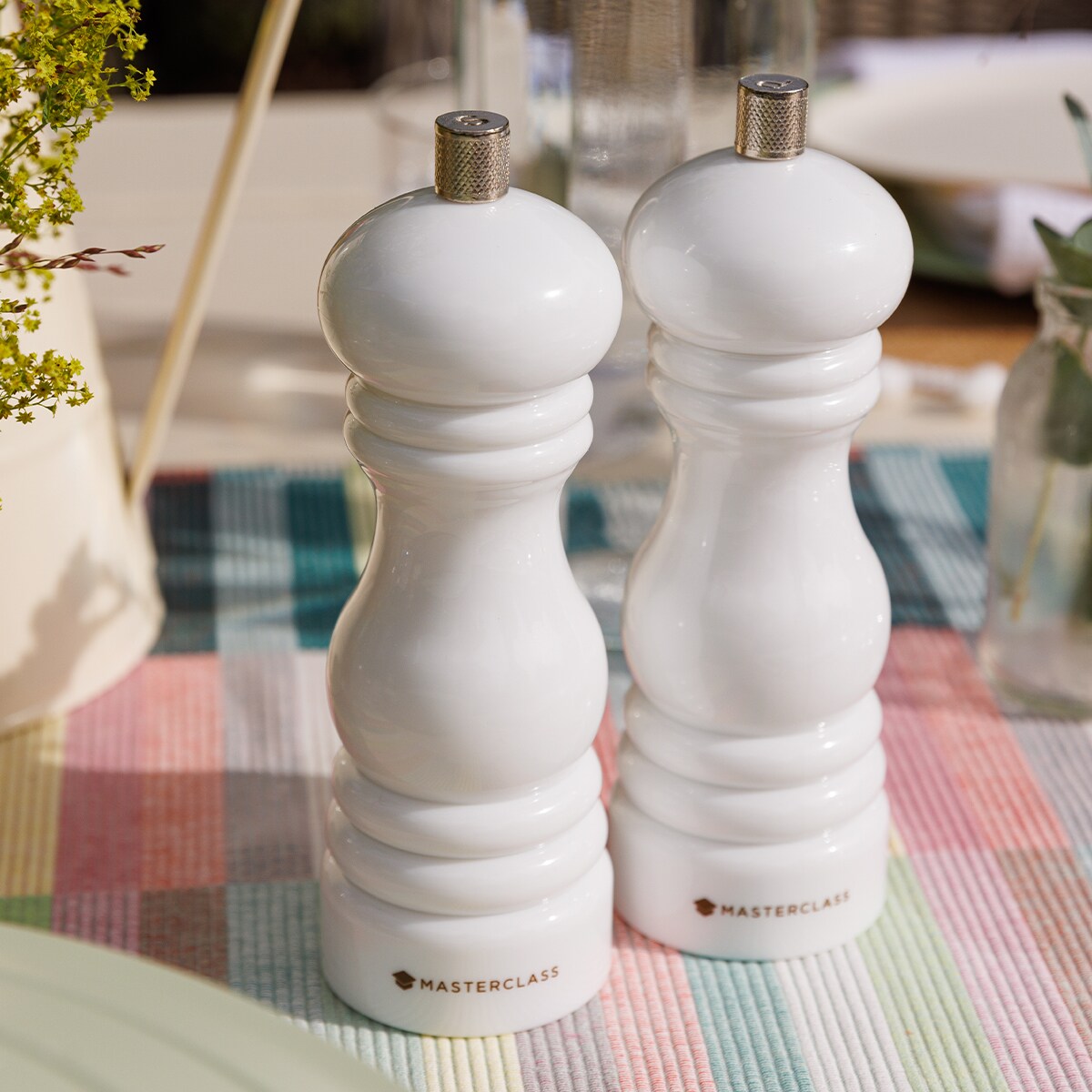 Młynek ręczny do soli lub pieprzu 17 cm - White / MasterClass