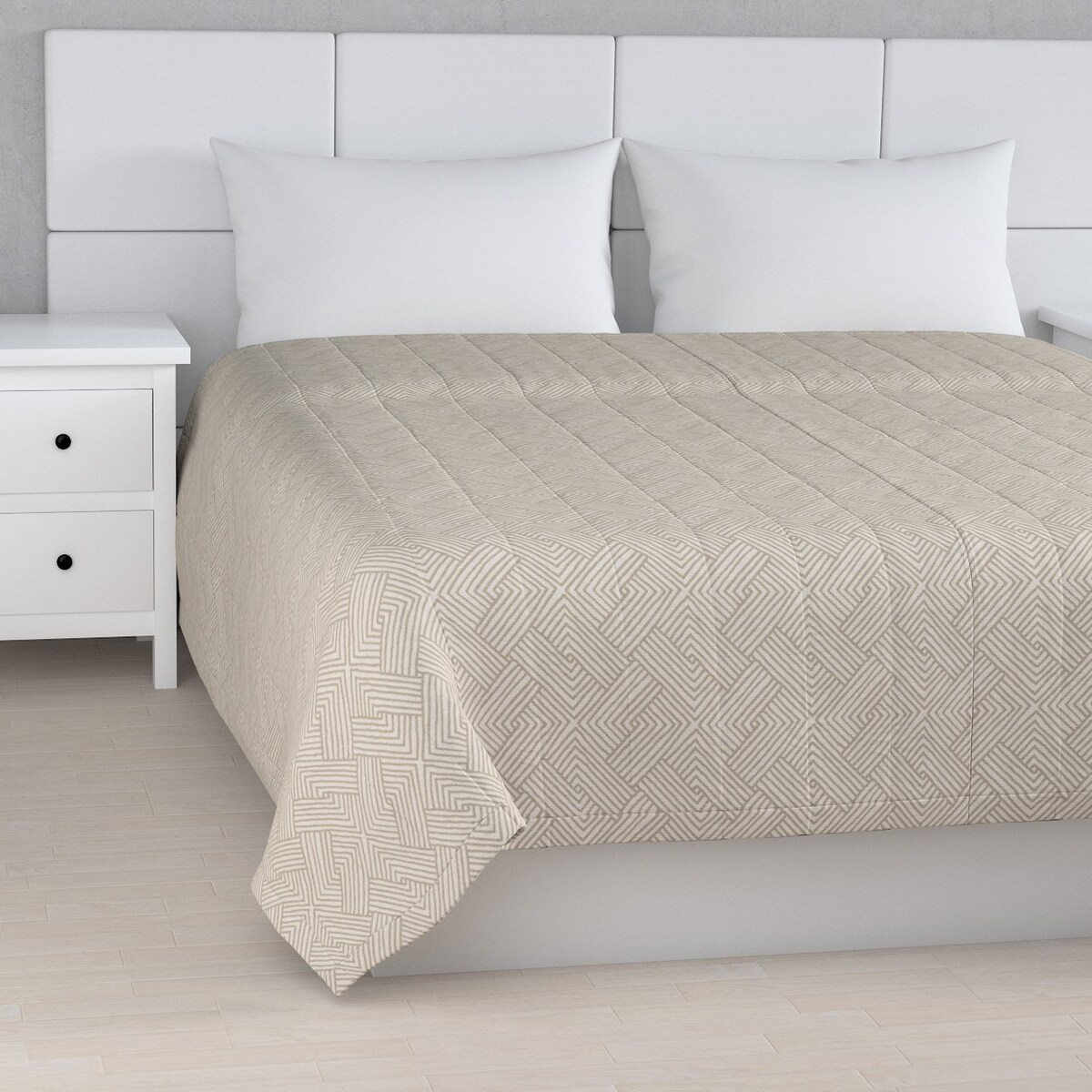 Narzuta pikowana w pasy 260x210 beżowo-kremowe geometryczne wzory