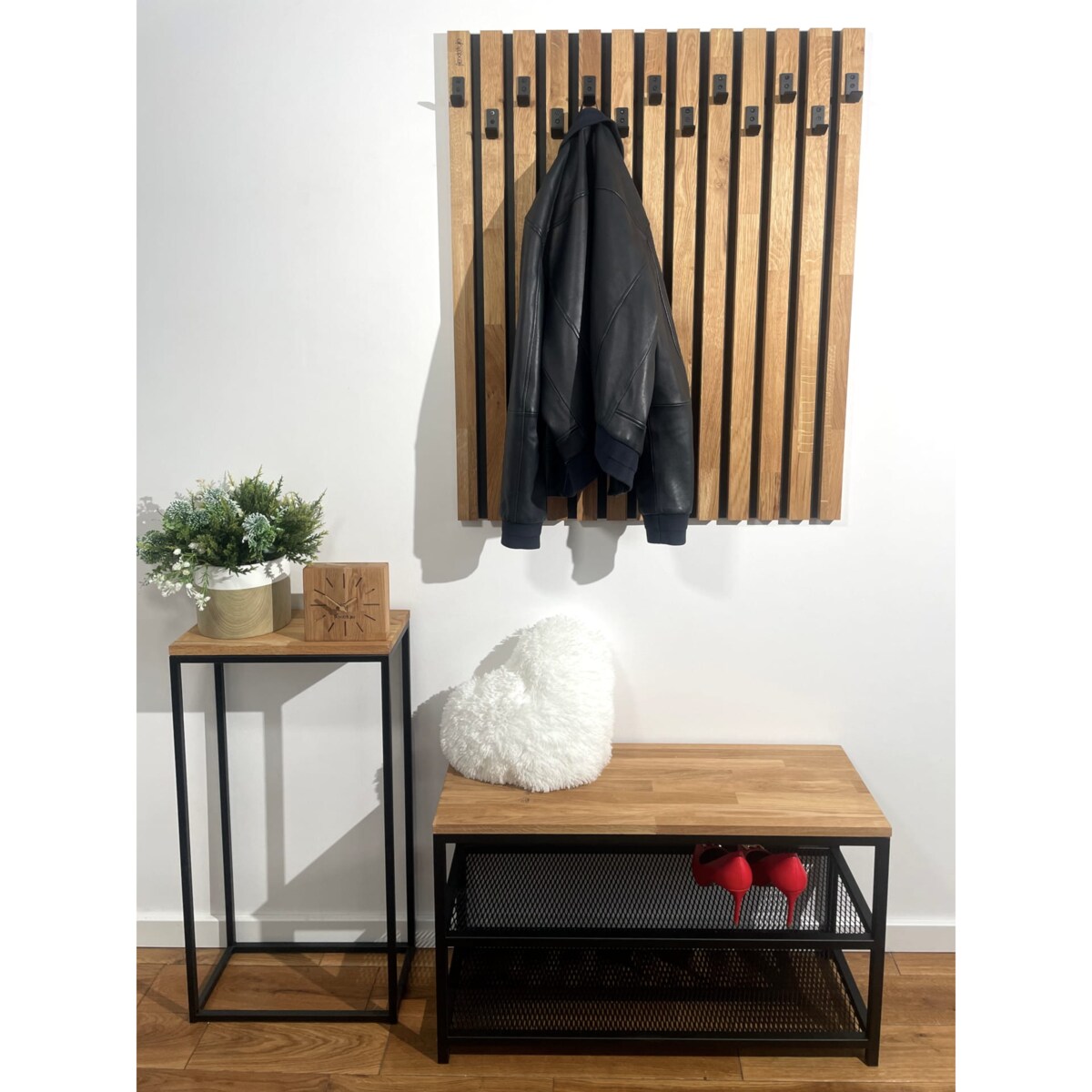 Drewniany wieszak na ubrania Lamele 98cm moduł 24cm