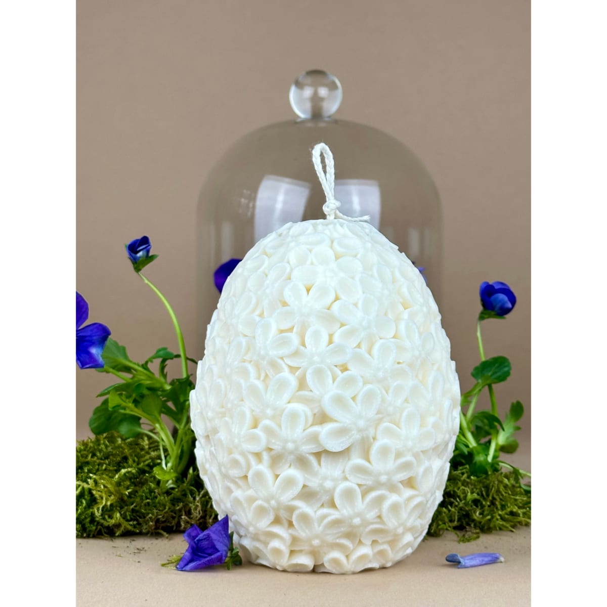 Świeca wielkanocna pisanka XL z motywem kwiatowym – świąteczna dekoracja na stół