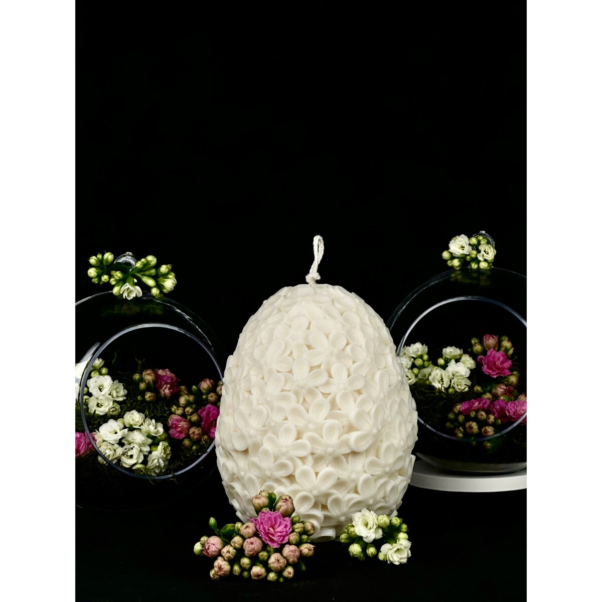 Świeca wielkanocna pisanka XL z motywem kwiatowym – świąteczna dekoracja na stół