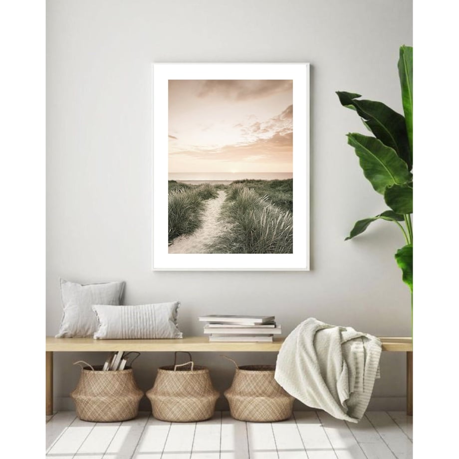 Poster Story, Plakat, Obraz - Spacer nad Morzem Piaszczystą Drogą, wymiary 42 x 60 cm