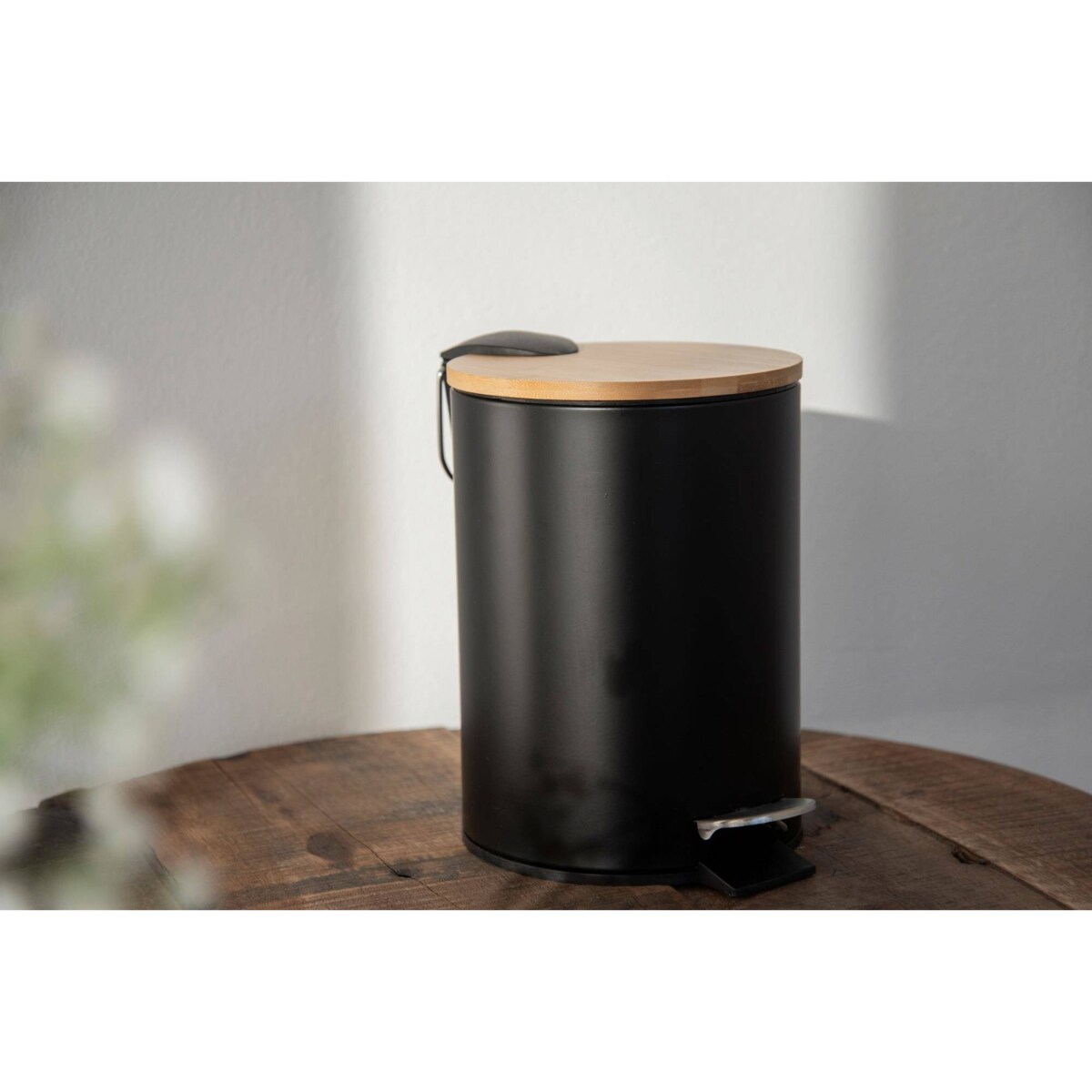 Kosz łazienkowy na śmieci TORTONA, bambusowa pokrywa, z funkcją Easy-Close, 3 L, WENKO