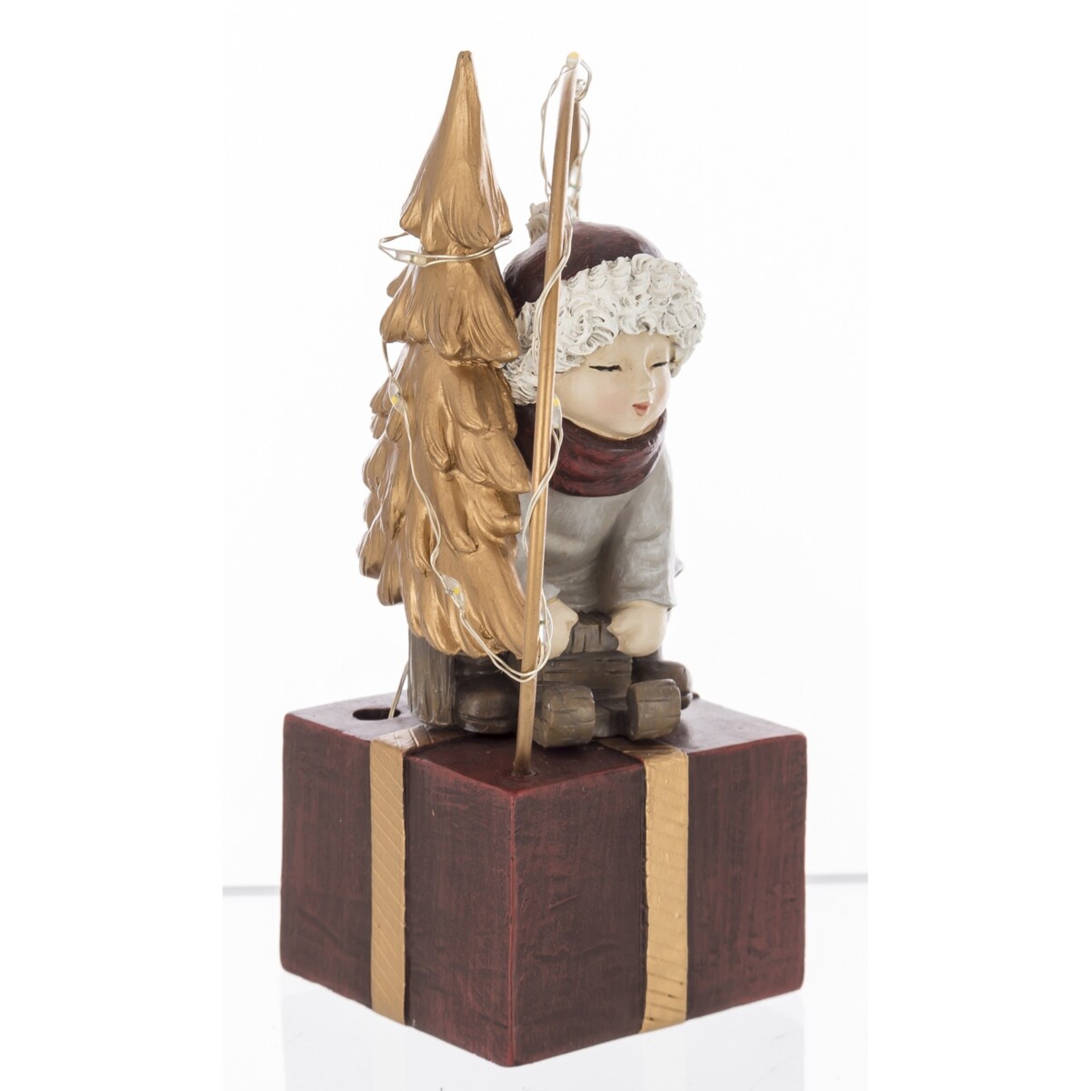 Dekoracja - chłopczyk na sankach na pudełku LED 13x7x8 cm