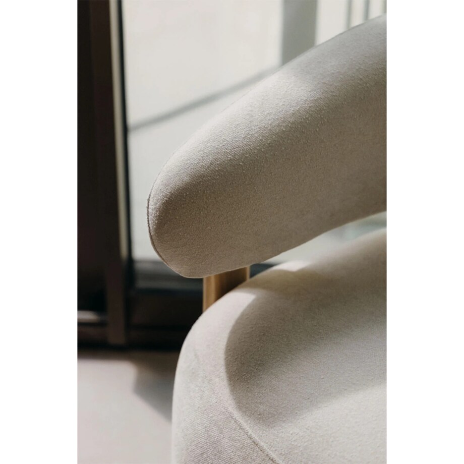 Fotel z tkaniny szenilowej Jolie, jasne drewno, kremowo-beżowy