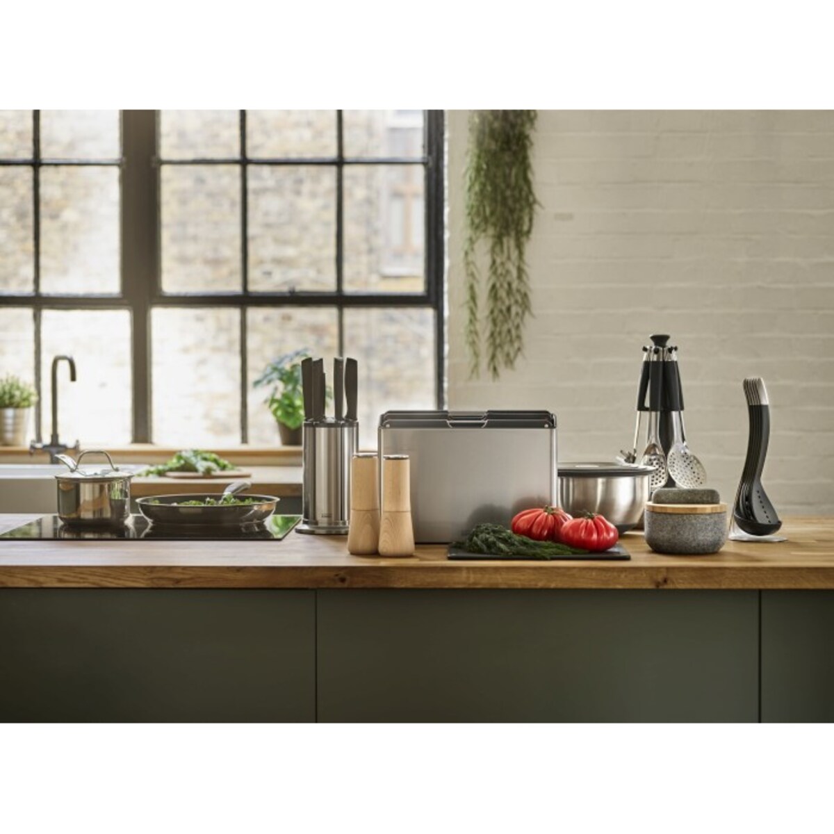 Młynek drewniany do pieprzu Milltop, 19 x 7 x 7 cm, Joseph Joseph