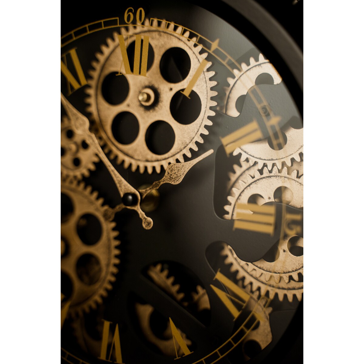 Zegarek z widocznym mechanizmem, cichy