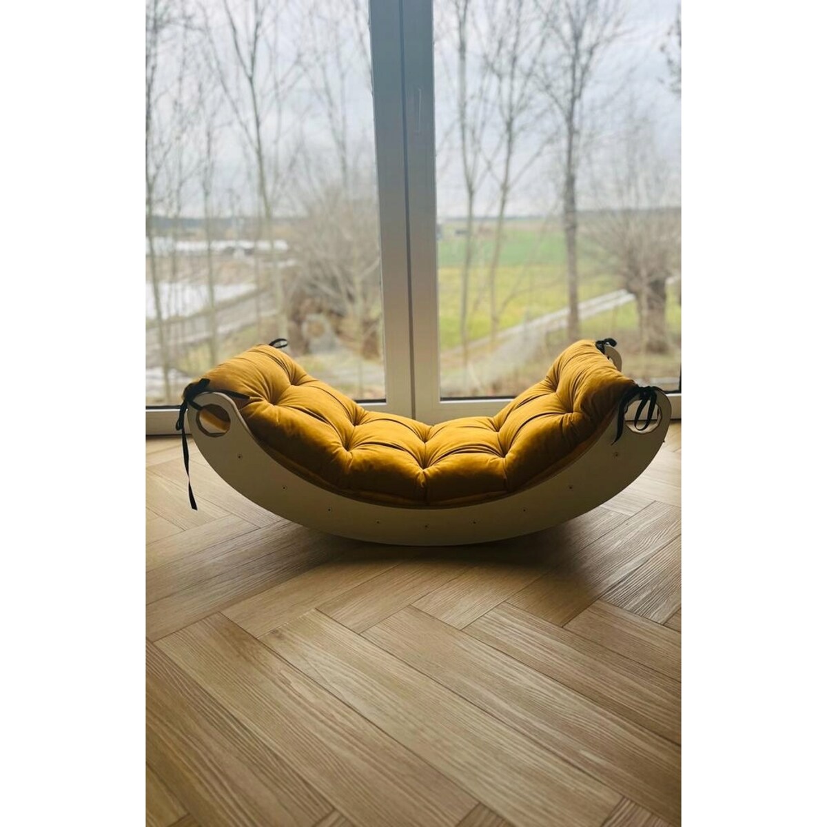 Drewniany Bujak Montessori dla Dziecka Mały + poduszka welurowa Karmel CE