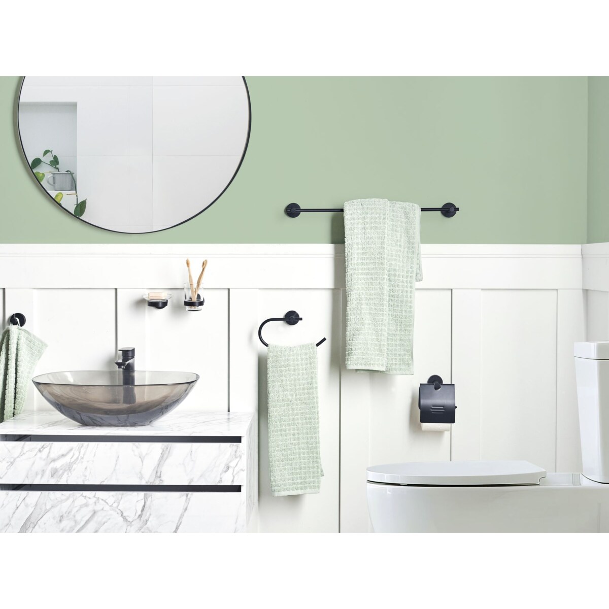 Zestaw akcesoriów toaletowych 6 elementów ZARUMA Z uchwytami i haczykami na ręczniki Czarny