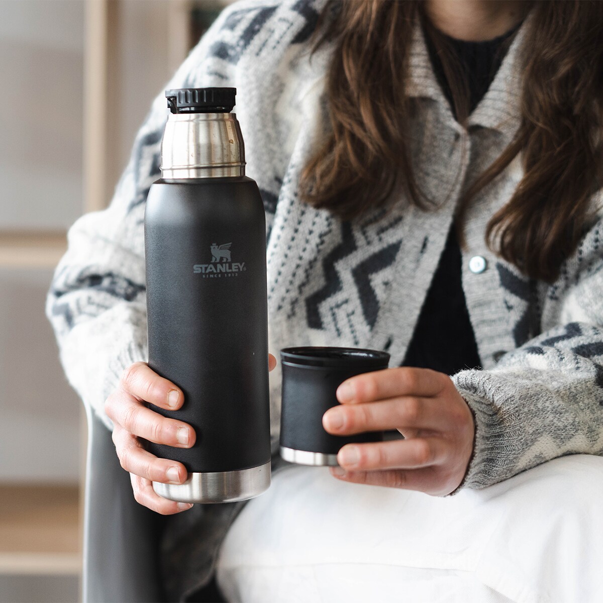 Termos THE ADVENTURE 0,75 l - BLACK / Stanley