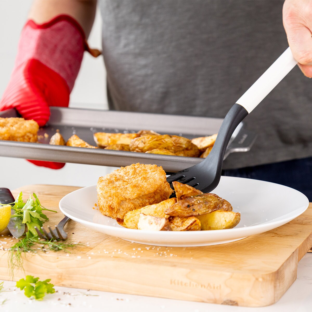 KitchenAid łopatka kuchenna z otworami Porcelain White