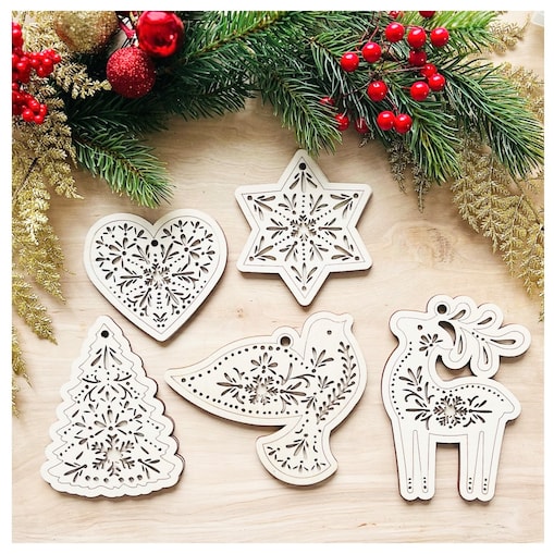 Zestaw dużych ażurowych zawieszek choinkowych