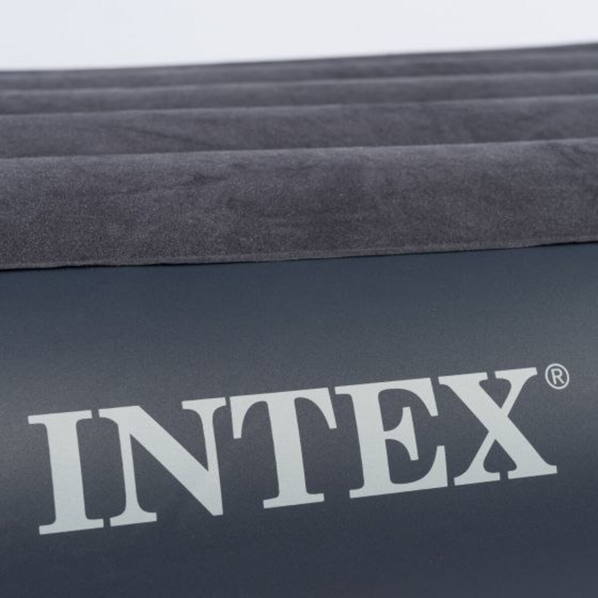 Materac welurowy z pompką 191x99x42 cm INTEX