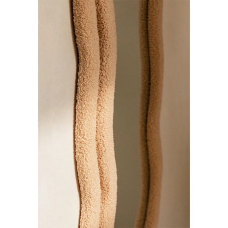 Lustro w falistej ramie bouclé brzoskwiniowe 160x60 cm