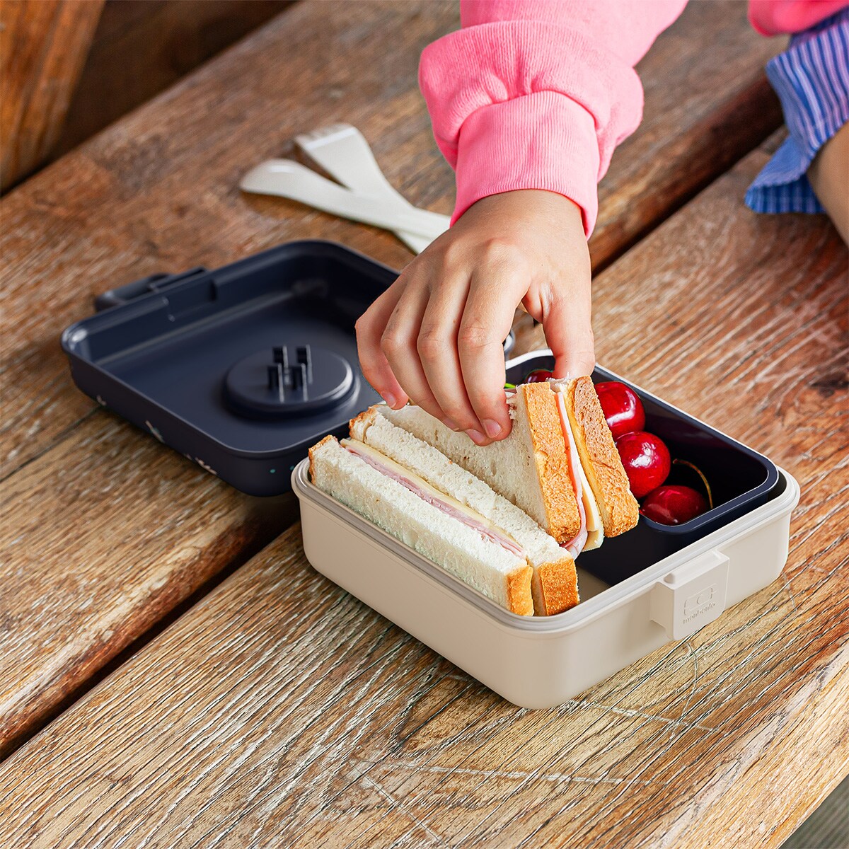 Monbento Snacky lunchbox dla dzieci 0,85 L Wolf