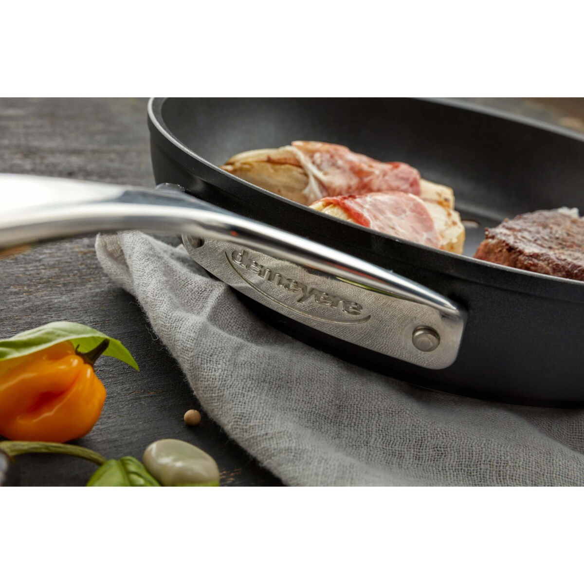 Patelnia tytanowa Demeyere Alu Pro 5 - 20 cm