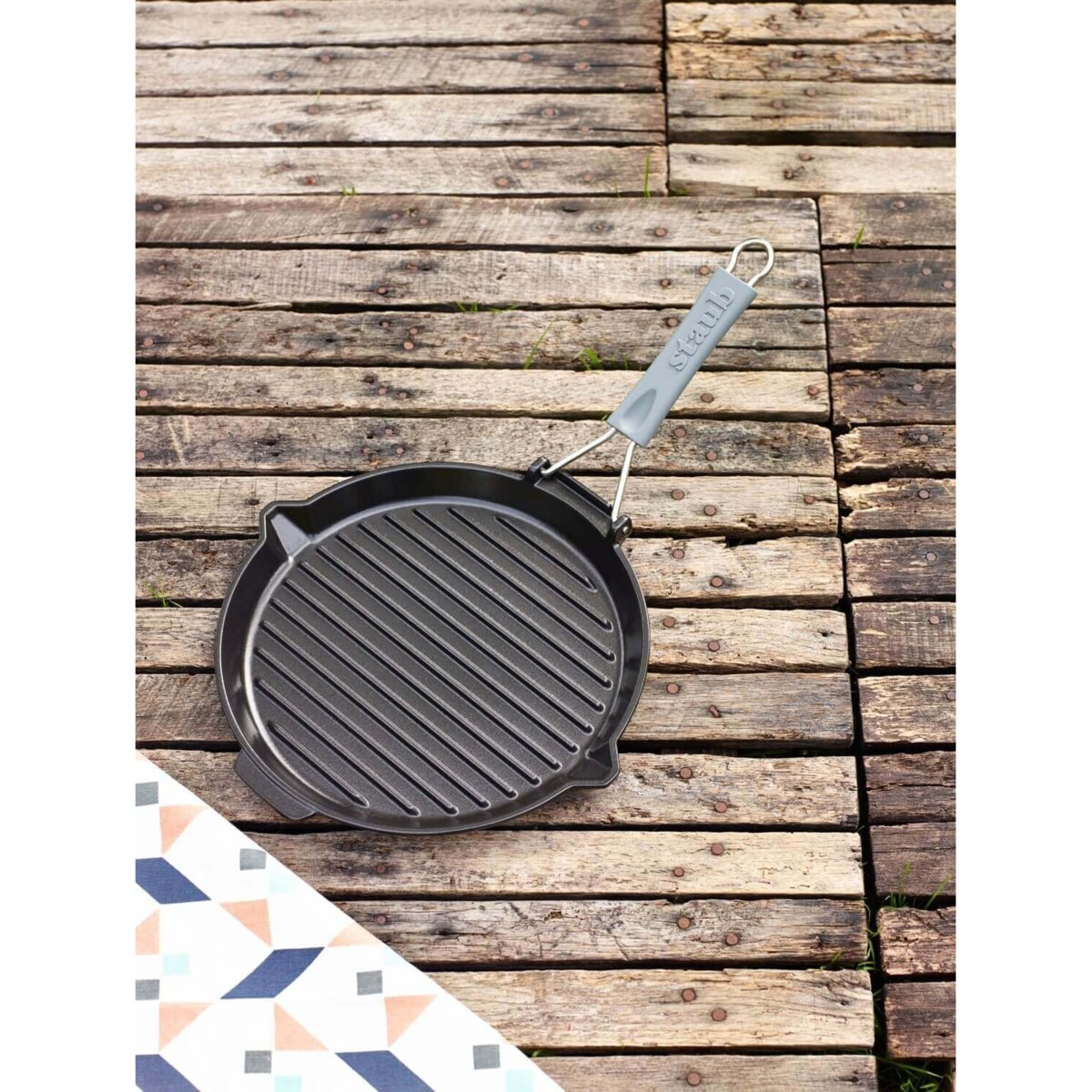 STAUB Okrągła patelnia żeliwna grillowa 27 cm, czarny