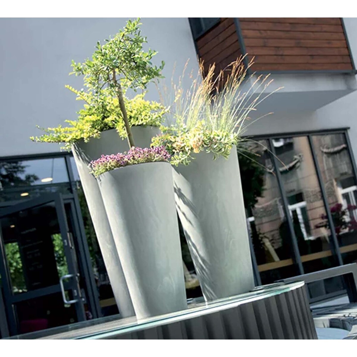 Donica Doniczka Ogrodowa Wysoka Okrągła Do Domu Ogrodu Efekt Betonu 47,6 Cm