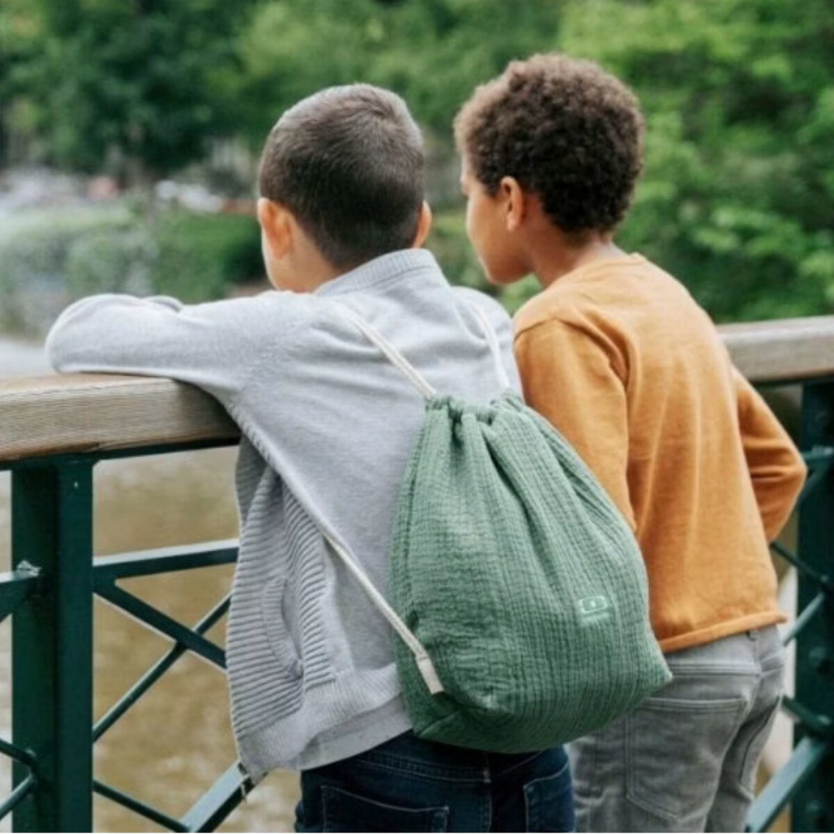 Plecaczek-worek zielony Buddy, 31 x 30 x 13cm, Monbento