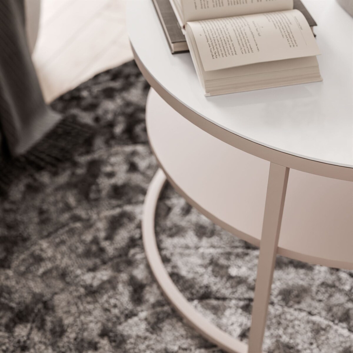 Stolik Kawowy CIRI GLASS KASZMIR z półką, blat białe szkło