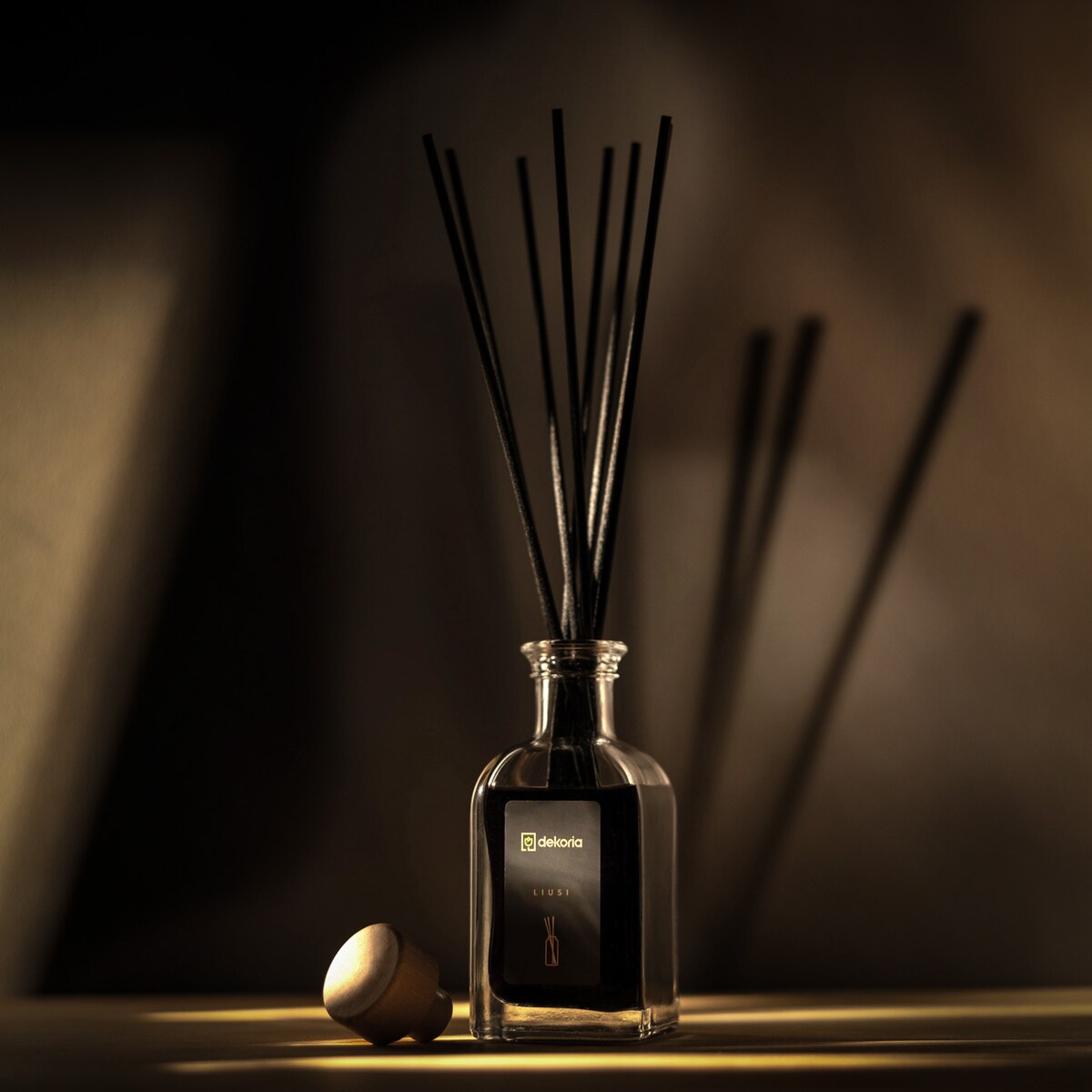Dyfuzor zapachowy z patyczkami Liusi, 5x5x25 cm