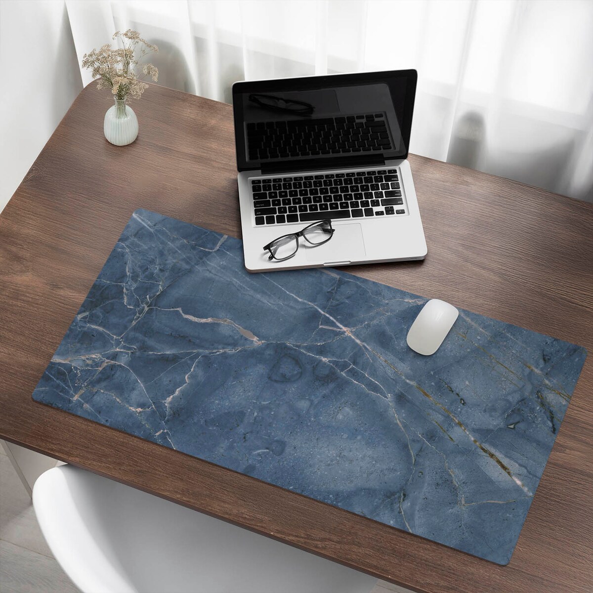 Niebieska mata na biurko Marmurowe żyłki, 100x50 cm
