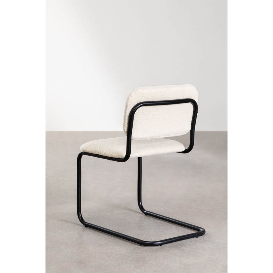 Krzesło na metalowej podstawie tkanina bouclé