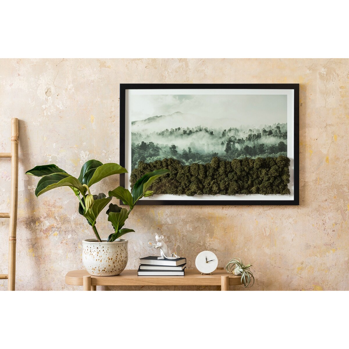 Obraz Las we mgle - mech chrobotek w czarnej ramie 60x40cm