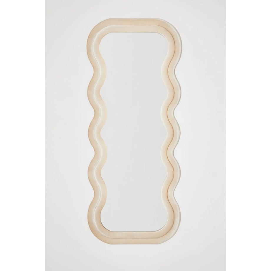 Lustro w falistej ramie aksamitne, beżowe 75x180 cm