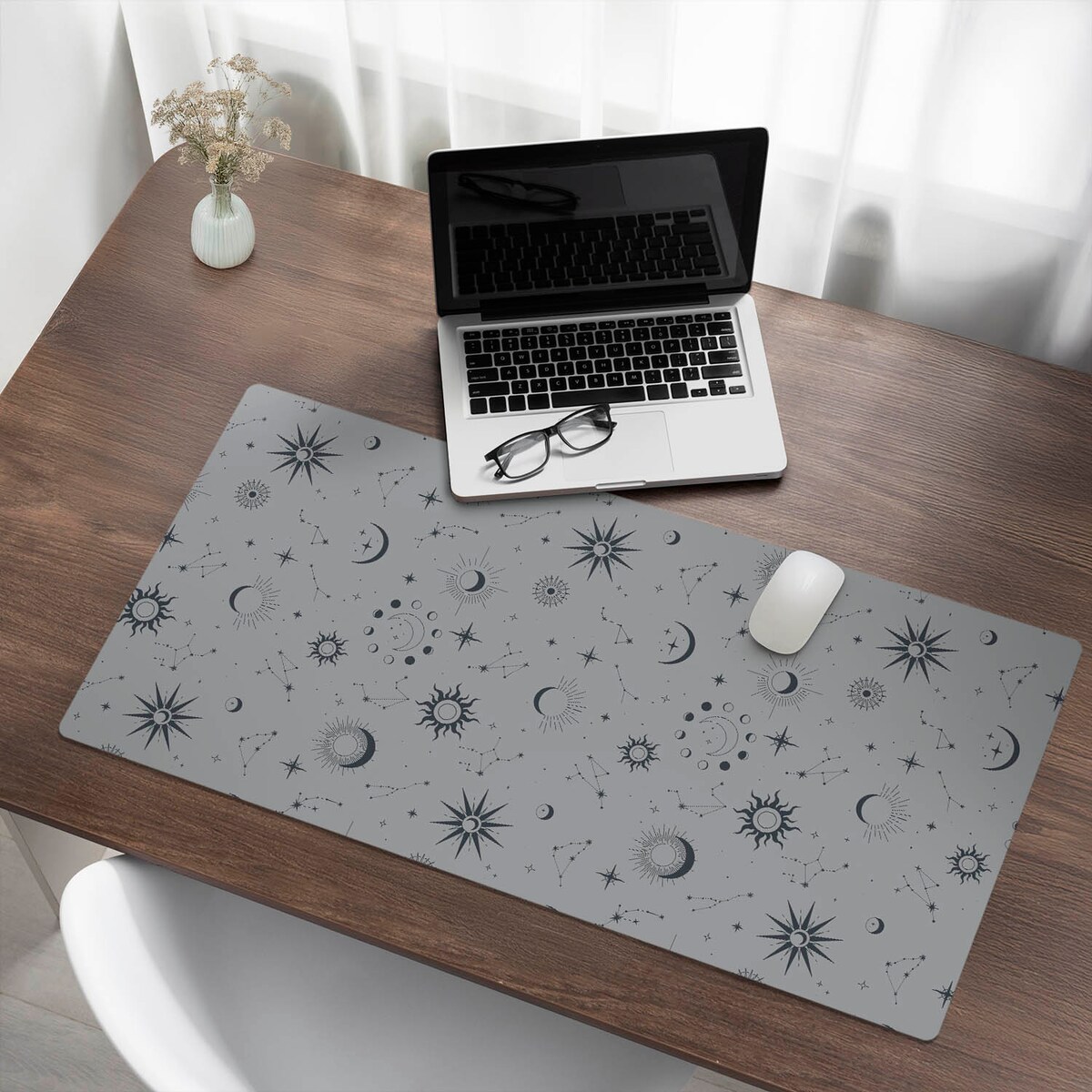 Szara mata na biurko Kosmiczne wzory, 100x50 cm