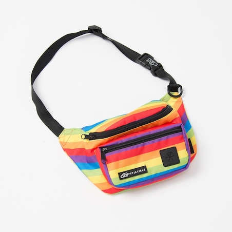 Nerka spacerowa "Miłość, równość, gryzaki"