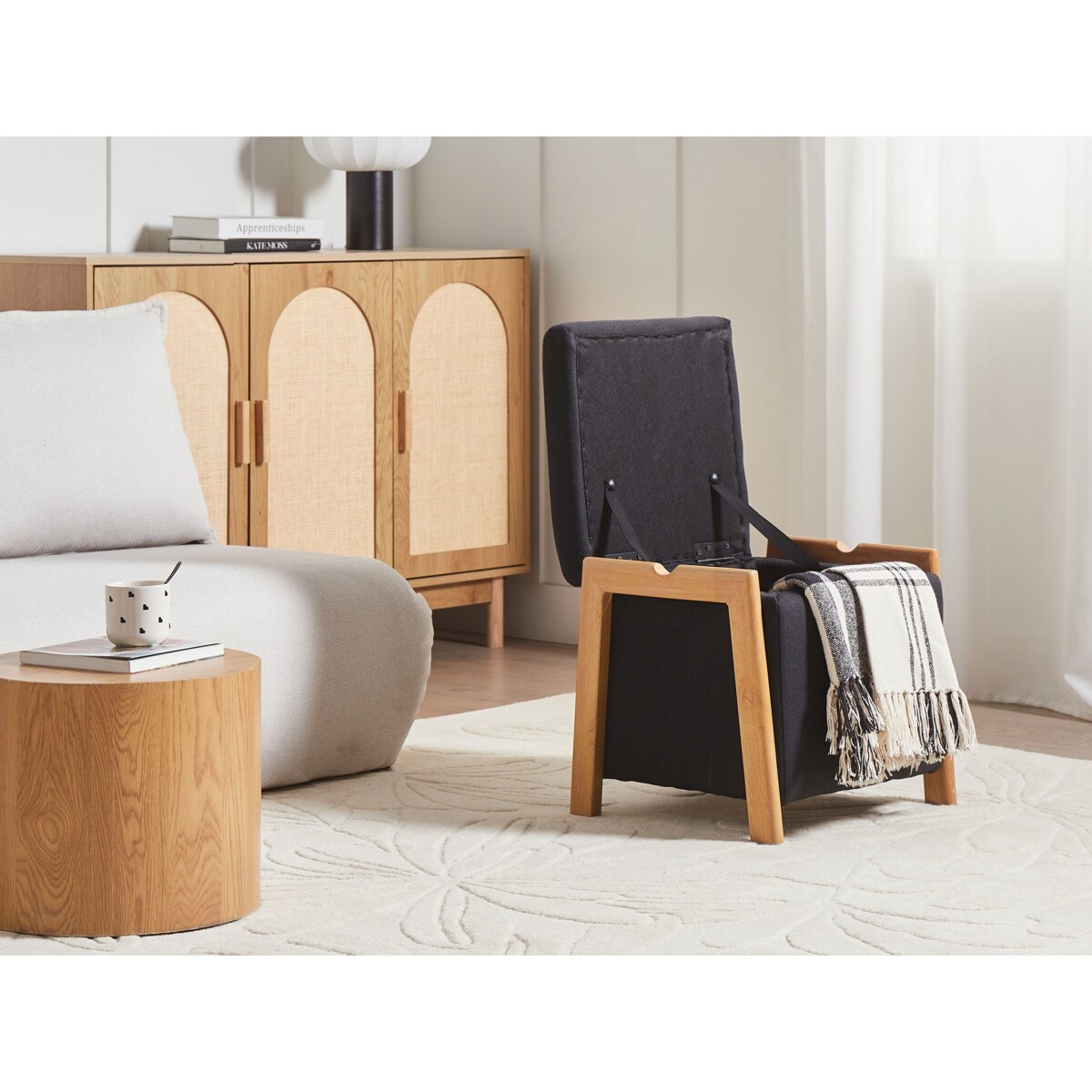 Puf ze schowkiem EDLAND Czarny